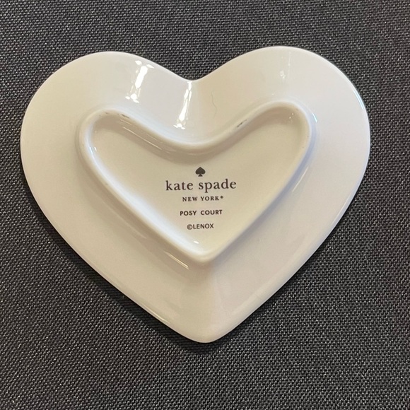 Kate Spade Heart in the Right Place Ring Dish Posy Court Lenox - Picture 2 of 2